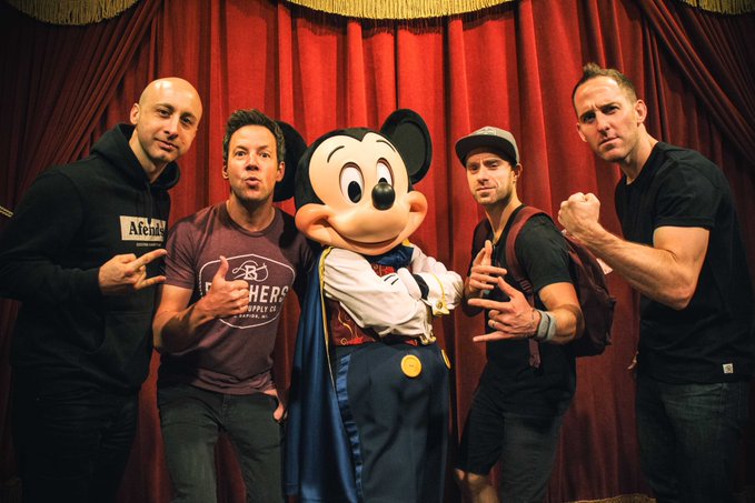 hiroarishimaGH's tweet photo. 【#SIMPLE_PLAN】
2022年6月3日から6日まで #DisneyParks で開催される予定の #EPCOT_InternationalFlowerAndGardenFestival に出演決定!
#シンプル・プラン
#ウォルト・ディズニー・ワールド https://t.co/R5QcxFKqgO