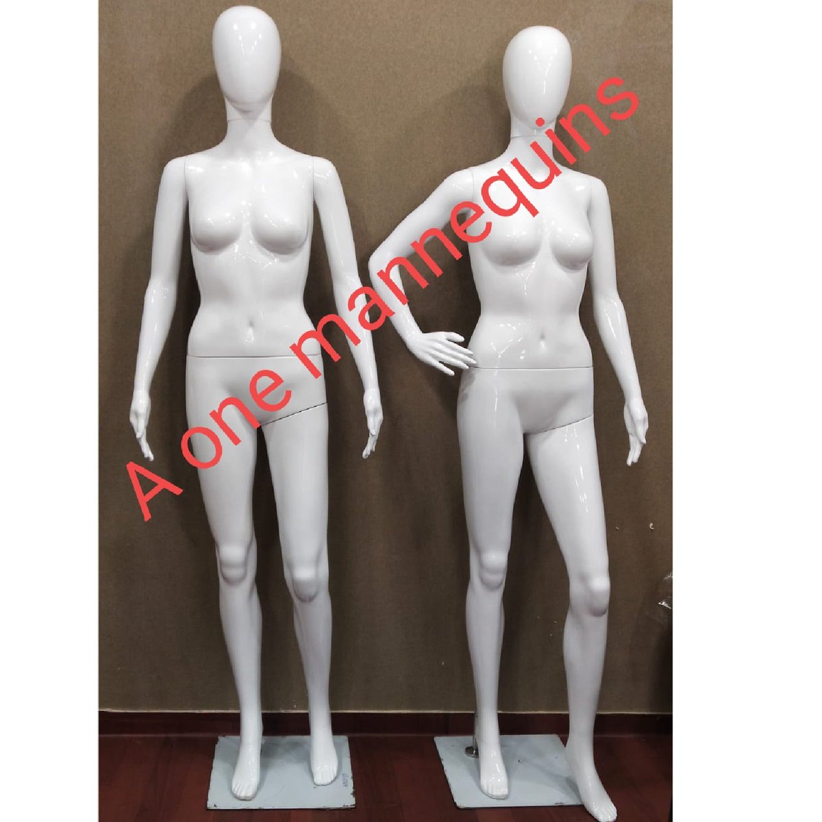Product: Glossy mannequins
Call/WhatsApp:9081042900/500
#modèles #stylisme #modelfrance #defiledemode #agencemannequin #manequin #mannequinhomme #modelephoto #mannequinat #mannequinfemme