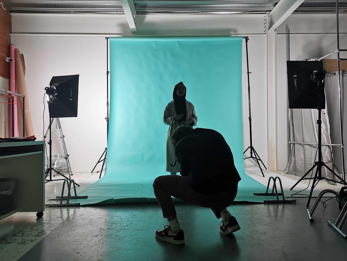 OddArtsUK's tweet photo. 🥳INCREDIBLY•PROUD🙌🏽 of Boshra on the day of filming one of her spoken word pieces funded by a @Young_MCR City of Social Action Grant. Shout out to the talented team for bringing dreams to life 🙌🏽 #oddarts #spokenword #boshra #team #film #COSAGrant https://t.co/RCmtSa5k8z