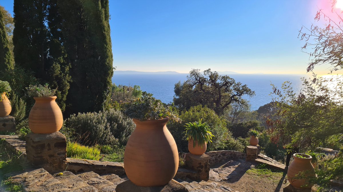 GolfeStTropez's tweet photo. #BlueMonday on préfère parler du Monday blue dans le #GolfeStTropez 💙☀️😉
La belle vie au #RayolCanadel
👉https://t.co/47kmramCs6

#MondayMotivation #Landscapes #MagnifiqueFrance https://t.co/V4IsRMxgyt