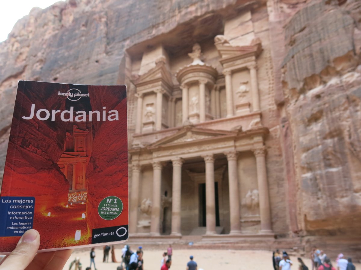 lonelyplanet's tweet photo. 📣 Calling all travelers! 📣
Do you have a photo of your Lonely Planet guidebook in the wild? 📷 📚
👉 Tweet them + #LPintheWild & we'll feature our faves.
Here's Unai at Petra, the great Ancient City that lies half-hidden in the wind-blown landscape in southern Jordan. 🇯🇴 https://t.co/741kfWC3ge