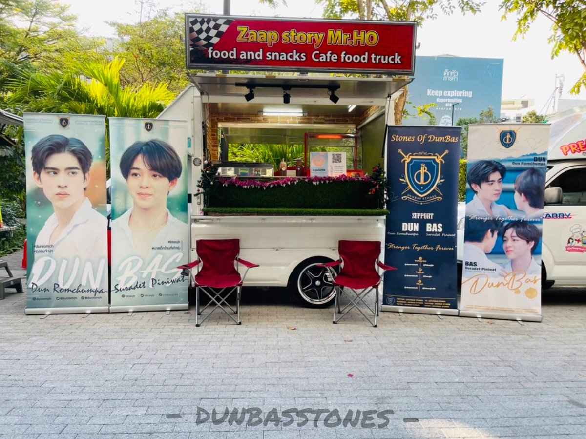 DB___ST's tweet photo. #DunBasStonesDelivery
| คุณพี่คุณน้อน ณ กองถ่าย #GenYss2Q22 17.01.65 |
ลูกหินขอเพิ่มองศาความรักของธนูวายุ ให้ร้อนแรงดั่งไฟเยอร์ ด้วย BBQ กริลล์กันสดๆ ให้ #ดุลบาส พี่ๆน้องๆนักแสดง ทีมงาน & Extra 🔥🔥🔥
#dunromch #บาสเด็กอ้วนที่แท้จริง
#DunBasStones https://t.co/HqZ7mNDHHy
