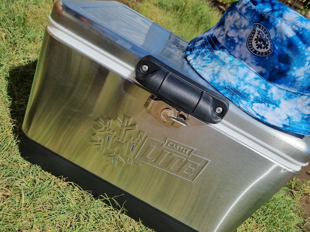 Sara2Nice_'s tweet photo. Thank you so much @castlelitesa You've definitely saved my Summer ππ
Awesome cooler box and a bucket hat ββββ
#SaveYourSummer https://t.co/fGuqzVlO4V
