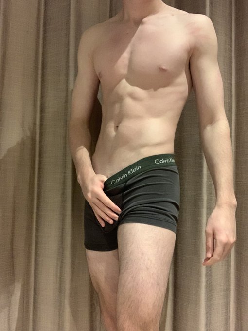 Photoshoot goes NSFW real quick!

Check it out on my OnlyFans
Link in bio

#twink #twunk #boys #snap