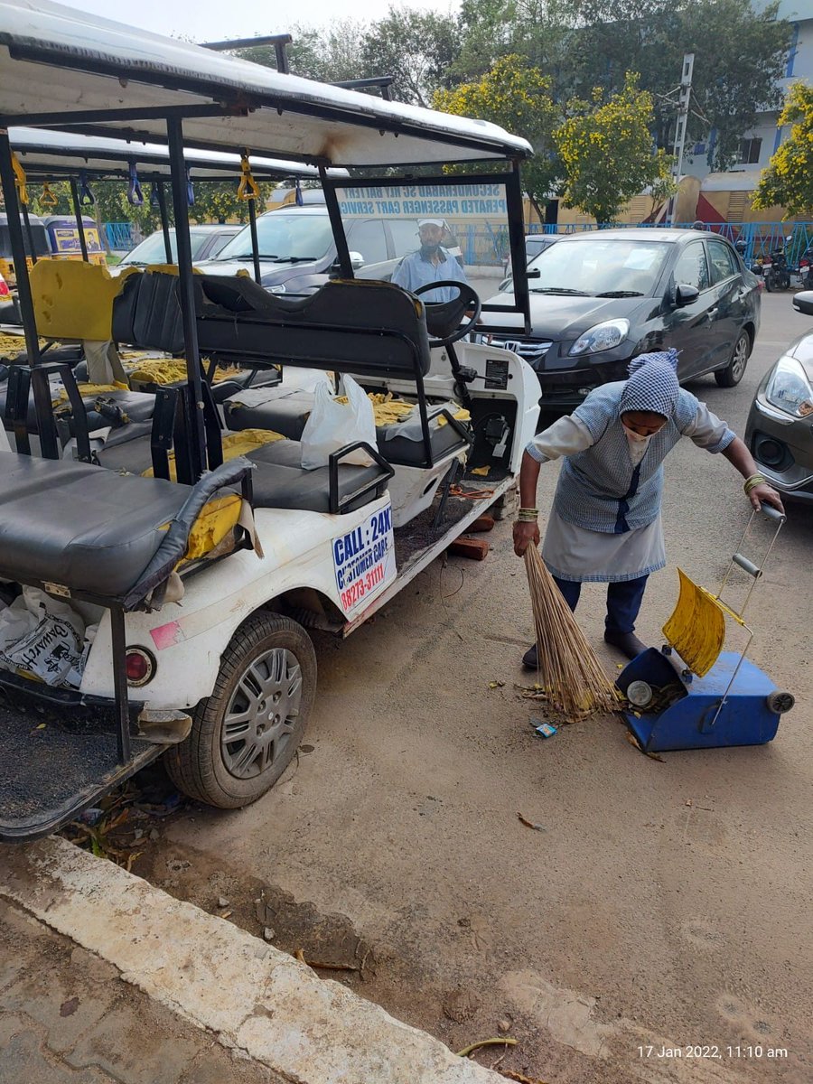 IRSDCSC's tweet photo. @drmsecunderabad @sistla_murali @gmscrailway @SCRailwayIndia @director_scstn @RailwaySeva which are terminated already and same advised to old contractor to remove his cars from the place. Now the area is kept clean. https://t.co/2P5HIJ75hW