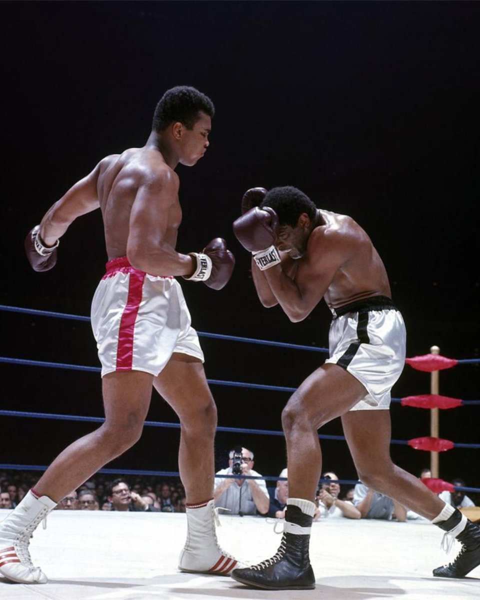 DIEHARDADIDAS's tweet photo. Selamat Ulang Tahun Muhammad Ali.
Beliau lahir pada hari ini 80 tahun yang lalu, atau tepat di 17 Januari 1942
Muhammad Ali pernah bertanding di Indonesia pada tahun 1973 melawan Petinju asal Belanda, Rudi Lubbers
courtesy https://t.co/5YKDx13g6Z https://t.co/xGWcteaJT7
#3FOIL https://t.co/vHWCIM4l0m