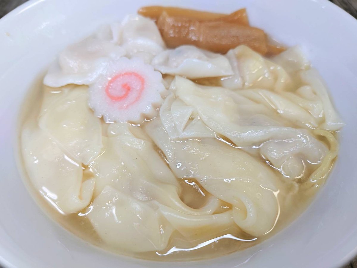 【寄せ麺544麺目】 新潟県上越市「 ニューハルピン 」さんの “ たまねぎラーメン ”＆“わんたん” こちらのラーメン、すっかり好きになってしまった♪ ごちそうさまでした♪ https://