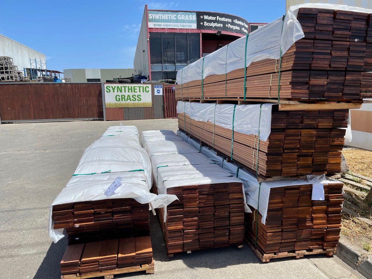 Outdecoliving1's tweet photo. Merbau Timbers contains a lot of Tanning oil (natural oil). Due to its abundant natural timber oil, Merbau Timber Decking always appears new, fresh, and smooth over a long time in all weathered conditions.
#merbau #merbaudecking #deckingmerbau #merbaudeckingMelbourne https://t.co/L4VKcd3X7k