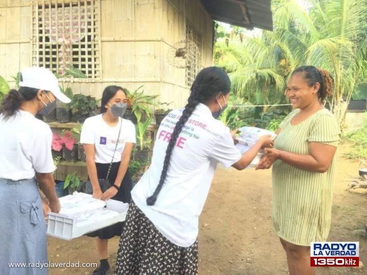 RadyoLaVerdad's tweet photo. MCGI CARES | 173 food packs, naipamahagi kahapon, January 16 ng MCGI Midsayap Chapter sa mga residente ng Brgy. New Culasi, Pigcawayan, North Cotabato.

via Trisha Mae Labajo

📷: MCGI Midsayap Chapter

https://t.co/rVEWzU8lWe https://t.co/NXjva9YpEZ