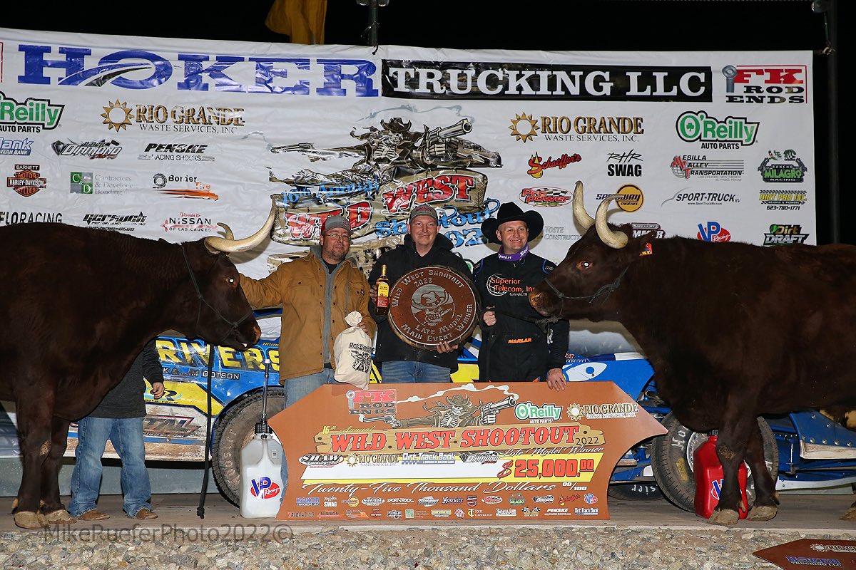 mikerueferphoto's tweet photo. Congrats @MikeMarlar on winning the @WildWShootout Finale and Championship. Impressive victory and week at @VadoSpeedway https://t.co/WFX2Vi4jGF
