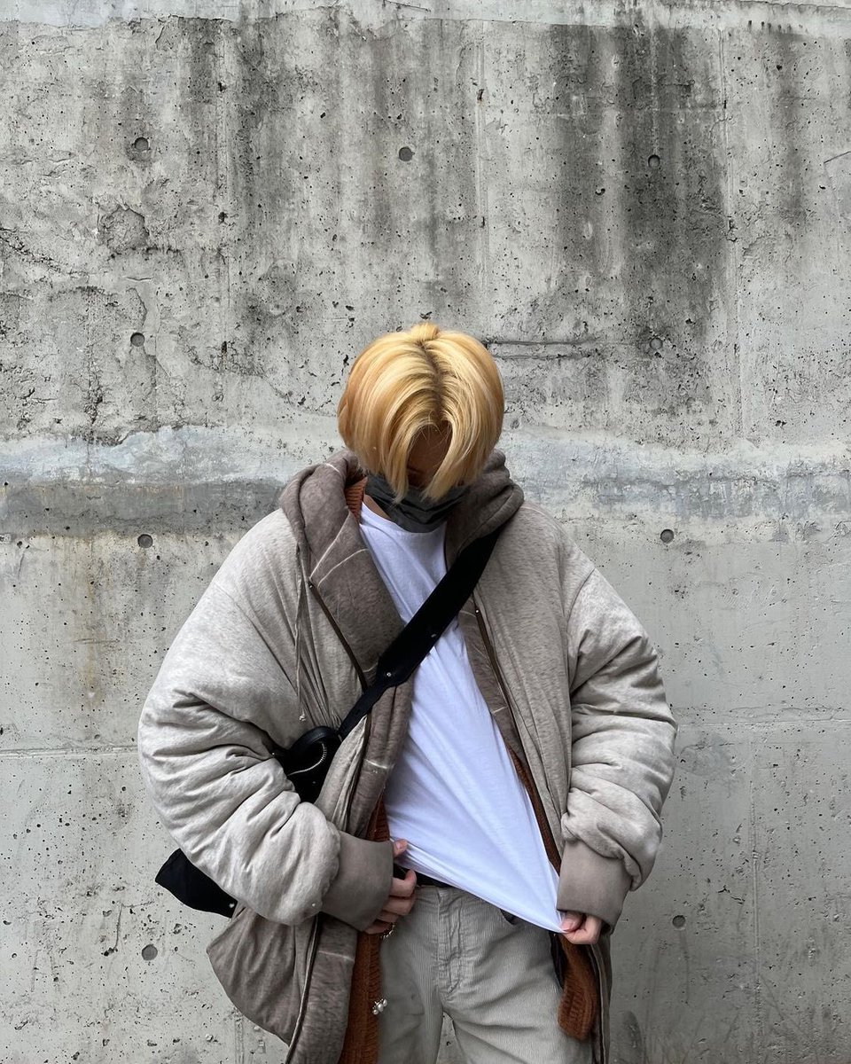 SM_NCT's tweet photo. [OFFICIAL] 220117 #JOHNNY’s Instagram update (1)

#NCT #NCT127
https://t.co/3z7KAOJ37C https://t.co/HHV7B5AGiZ