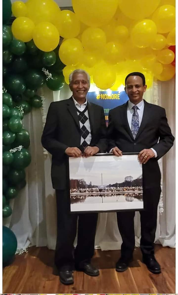 woreda10's tweet photo. በኢትዮጵያ በጦርነቱ ለተፈናቀሉ ወገኖች በአሜሪካ በራሊ፣ ኖርዝ ካሮሊና ግዛት በተካሄደው የድጋፍ ማሰባሰቢያ ፕሮግራም ከ72 ሺሕ የአሜሪካን ዶላር በላይ ድጋፍ ተሰበሰበ፡፡
https://t.co/Vm6BD59Ypw https://t.co/LqbduL6ARa