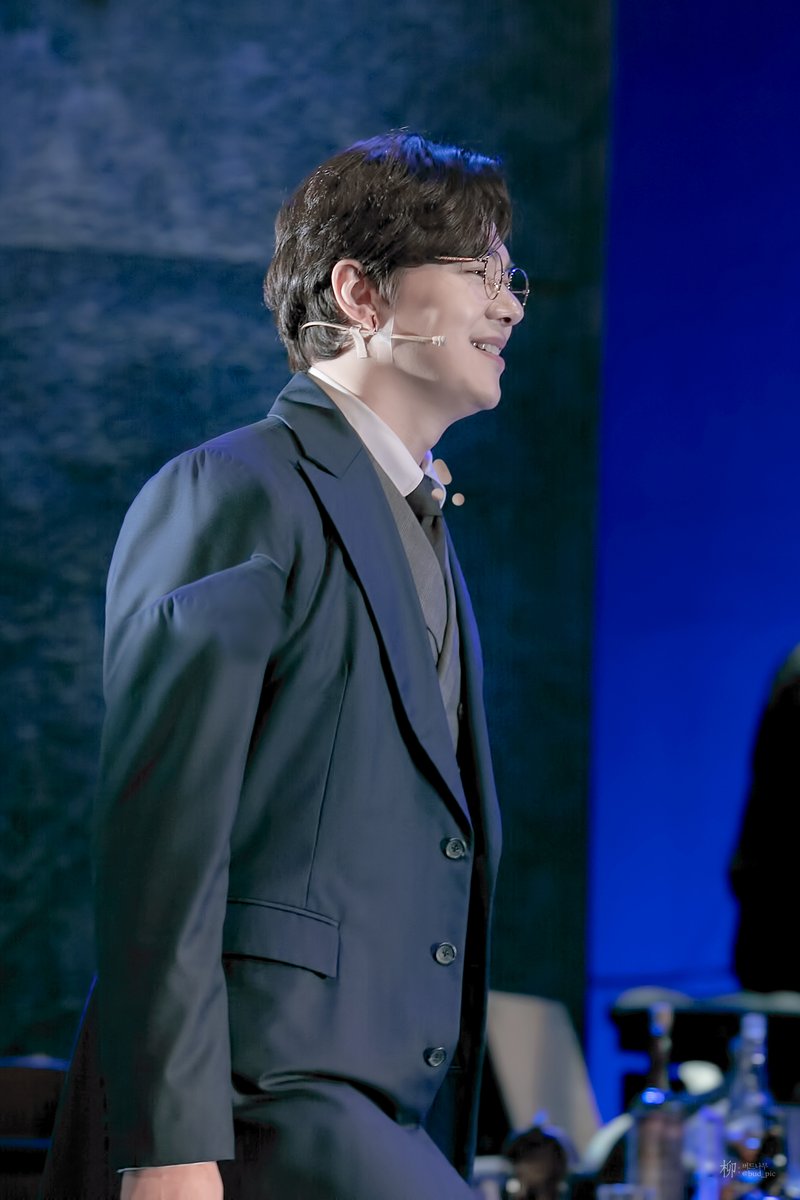 bud_pic's tweet photo. 210115낮 뮤지컬 라흐마니노프 커튼콜 

니콜라이 달 役 #임병근 배우님
라흐마니노프 役 #정욱진 배우님 

두분 그렇게 마주보고 웃으시면 ... 제가 좋아요 너무너무 짱

#빙뉴평생마주보고웃어 https://t.co/sghIkmMFf1