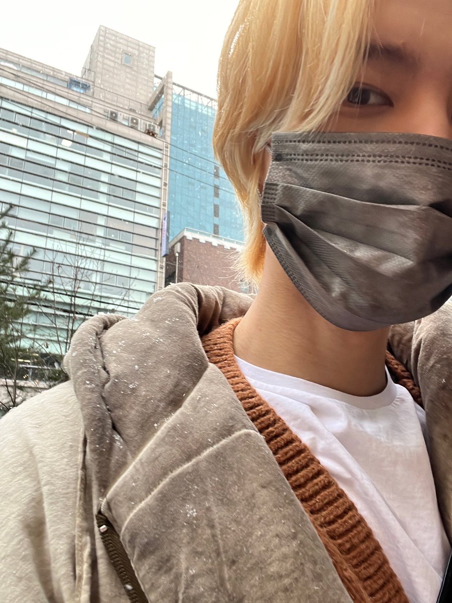 jeongyunonly's tweet photo. BLONDE JOHNNY!!!! https://t.co/O3WZZAReMa