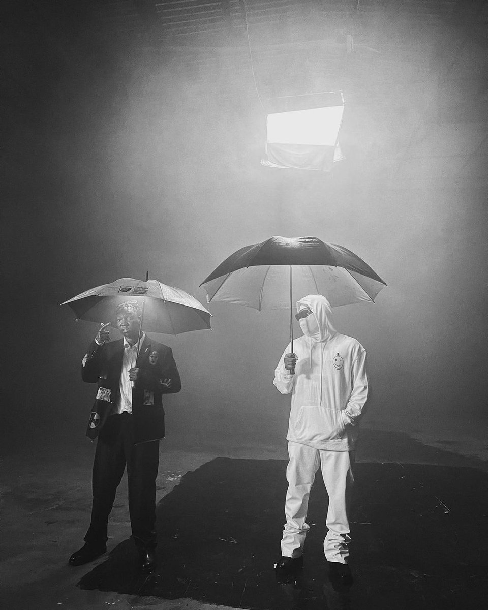 heiscacle's tweet photo. Olamide X TI blaze, sometimes visuals? 👀 https://t.co/ohuprUuxFM