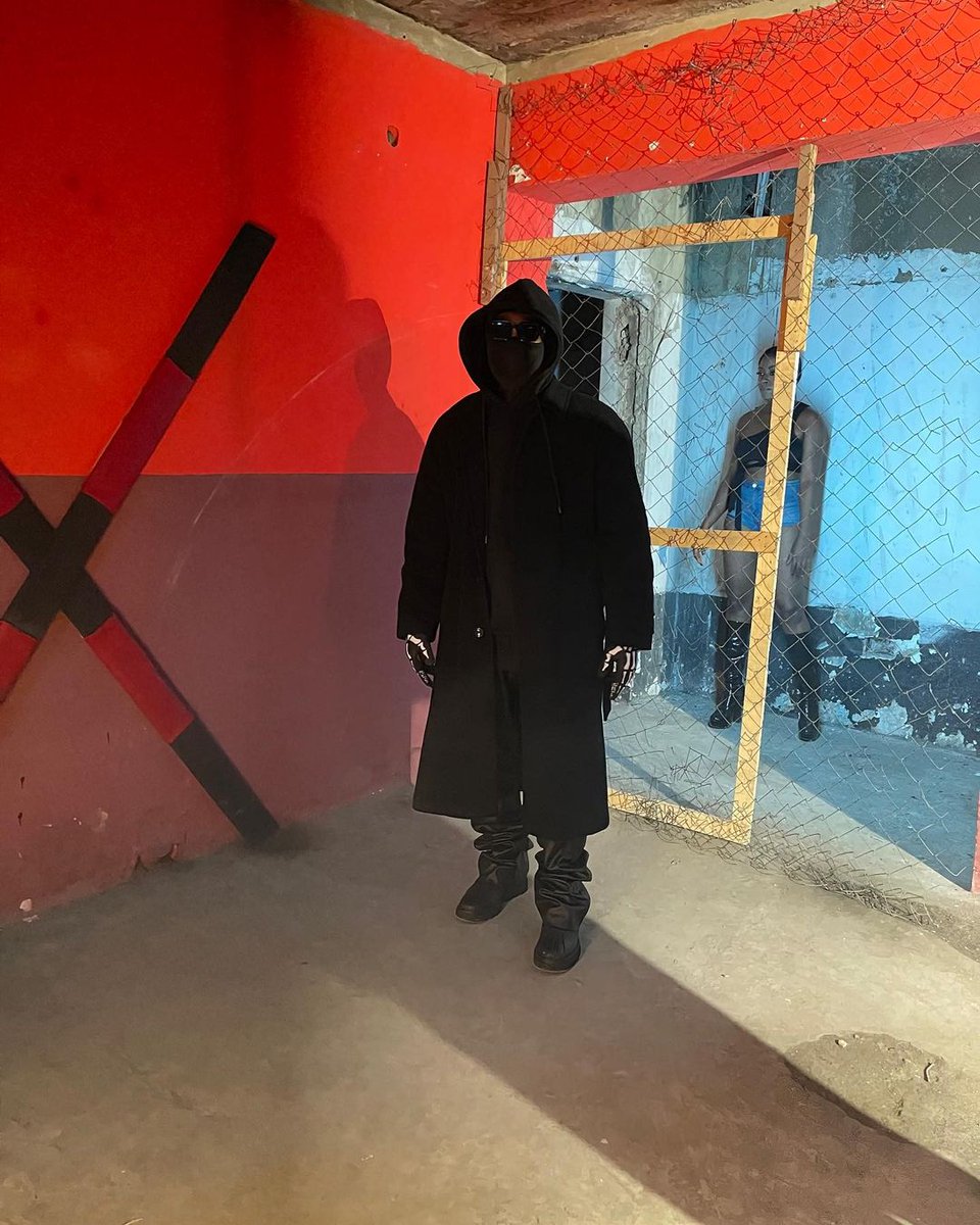 heiscacle's tweet photo. Olamide X TI blaze, sometimes visuals? 👀 https://t.co/ohuprUuxFM