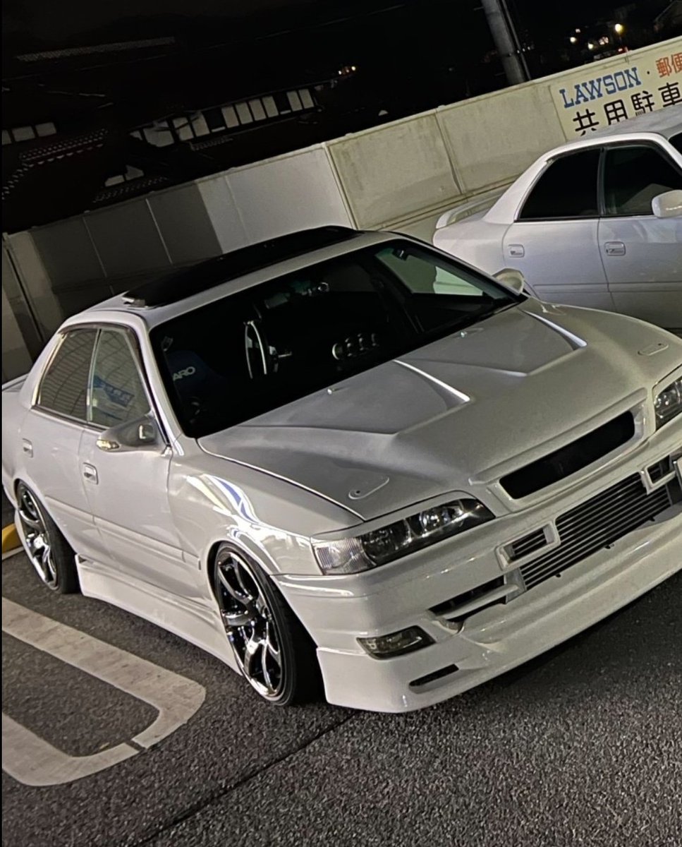 shota_1jzgte's tweet photo. この角度キャンバーマシマシに見えてかっこええ(笑) https://t.co/cno3j9tII0