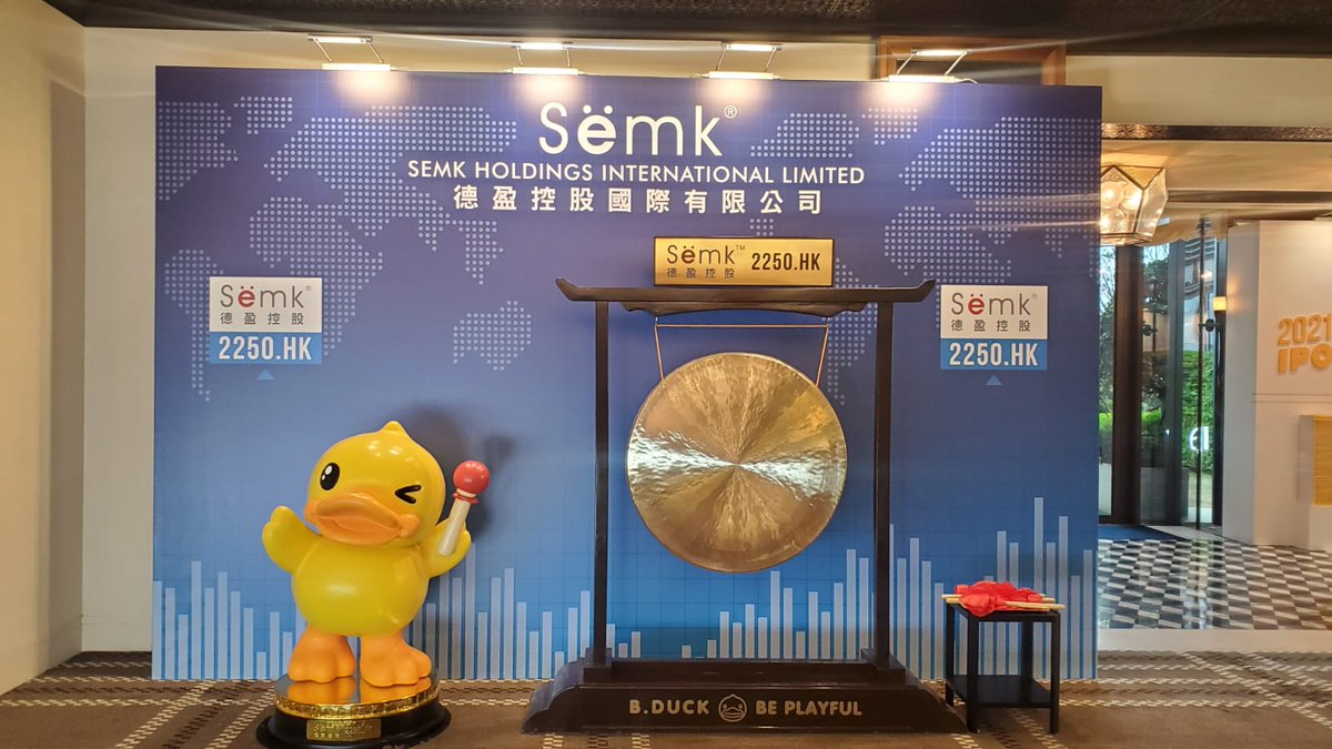 Madworldnft's tweet photo. 🥳Congrats to our partner SEMK products listed in HKEX with huge success today! 

B.Ducks will swim to every corner of the 🌐 and the #Metaverse 

Our Founding Feathers, flap your wings 👏

We will have more in the https://t.co/KL2WWxqJBM journey🙌

#MADworld #NFTs #nonfungible https://t.co/1h1TYREzJl
