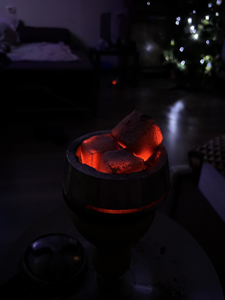 const_7's tweet image. А может ну их эти проекты, дейли митинги, может просто забить кальян и пилить пэт-проект под пивко?