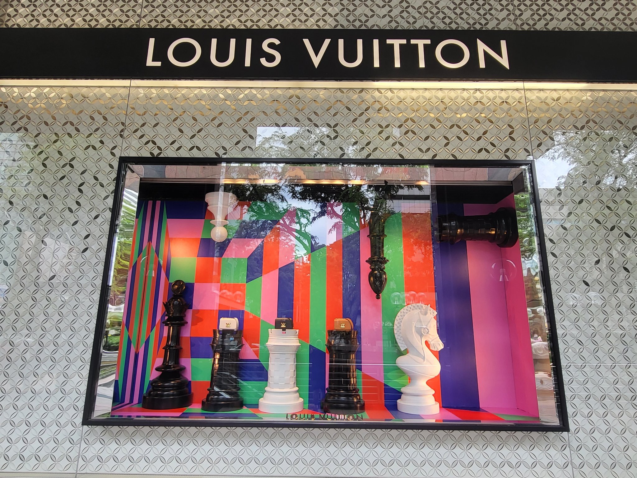 Olimpiu Di Luppi on X: Louis Vuitton is in full chess-themed mode this  January.  / X