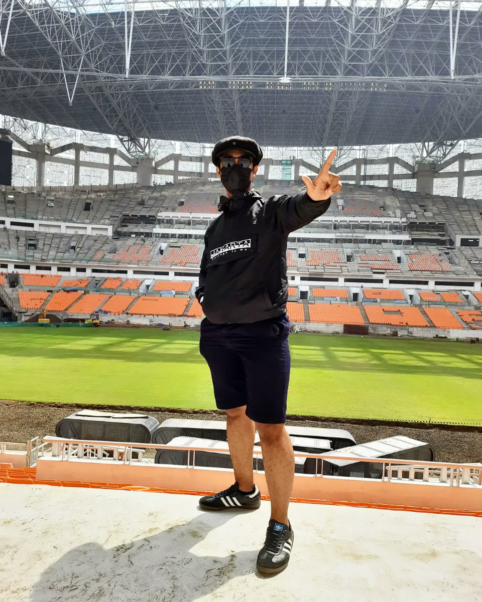 novalwilliam_'s tweet photo. Bangga mengawal pembangunanmu, walaupun prosesnya belum rampung tetapi aura magis dari stadion ini sudah mampu membuat merinding, ga sabar rasanya melihat PERSIJA bertanding ,berdiri dan bernyanyi selama 90 menit 
#JakartaInternationalStadium #YukKitakeJIS #IniStadionKita https://t.co/8AtjgVTT59