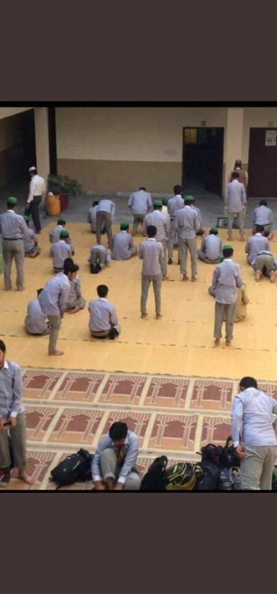 Malok_Shoujaat's tweet photo. Students preparations for today #NCOC meeting 😍
#NCOCmeeting X #ShafqatMehmood https://t.co/1oyc3EgTlt