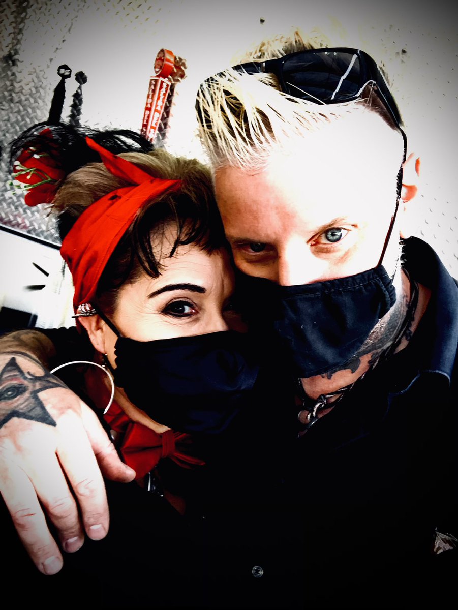 Billy_Virus's tweet photo. Super friends! #RockAndRoll #electronicmusic #music #musicproducer #Arizona https://t.co/vm4jaOovna