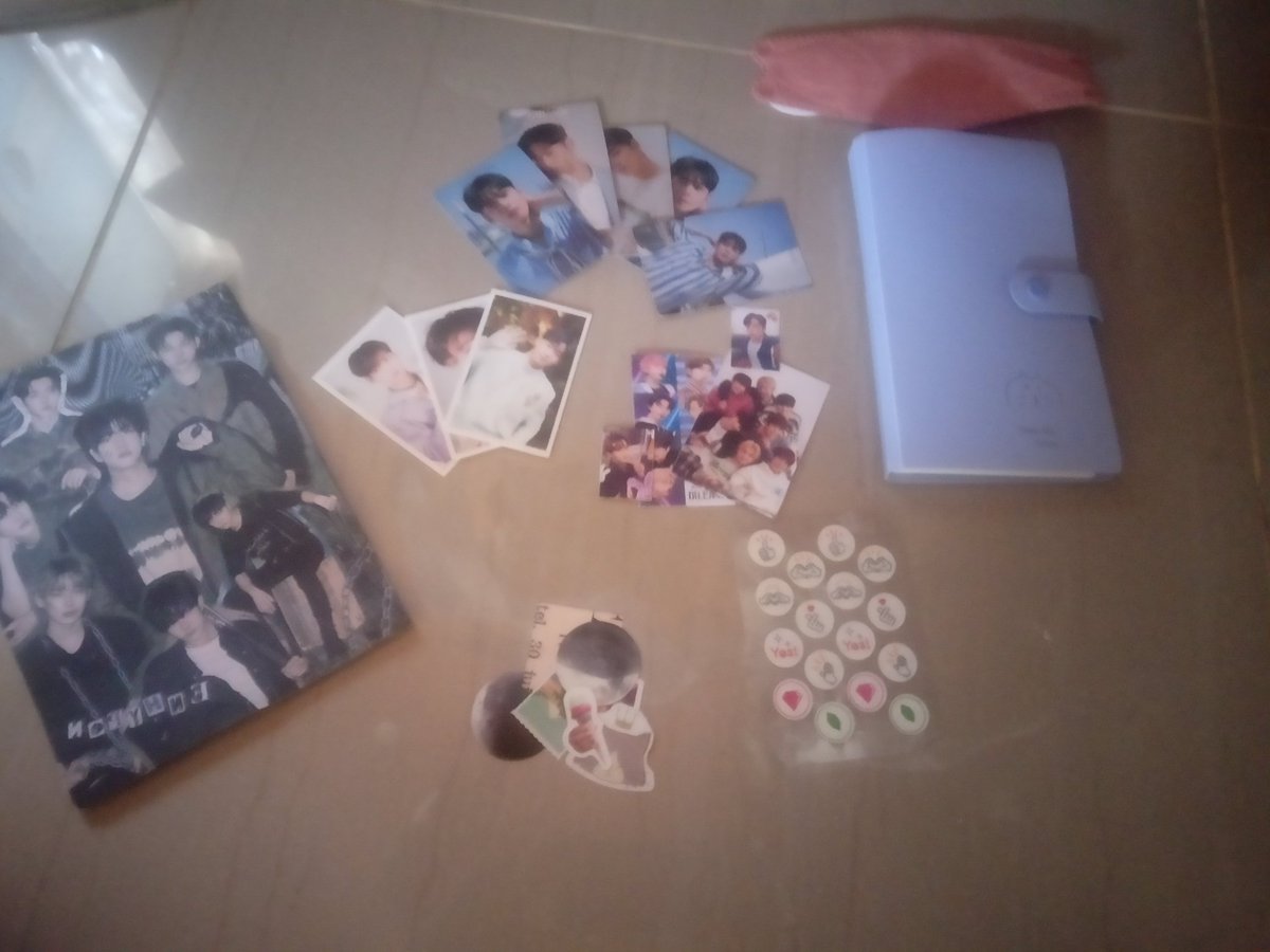 enhyp3nwrites's tweet photo. Dumating na syaa ang saya ko grabe napaka daming freebies halos tumalon puso ko sa saya yung pag kakabalot ang ayos din po solid umorder sainyo! @VlrGlLppy_ order narin kayo! 
#Gelay_Feedbacks https://t.co/RlbDhy3Vja