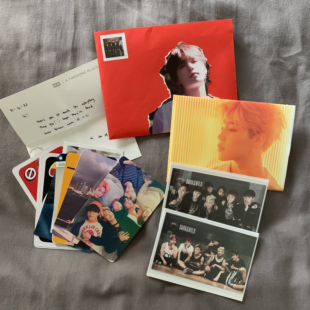 yooniebuys's tweet photo. 2 — and since i already have 1 ot7 otw, i decided to look for the other two tho it's not really my prio. i saw a good deal tho and here they are!! the seller is so nice!! look at those freebies and packaging agsjsha my yoonmin heart ;-; thank u so much!! @miniminscart #mmsproofs https://t.co/8SlSEeNlBJ