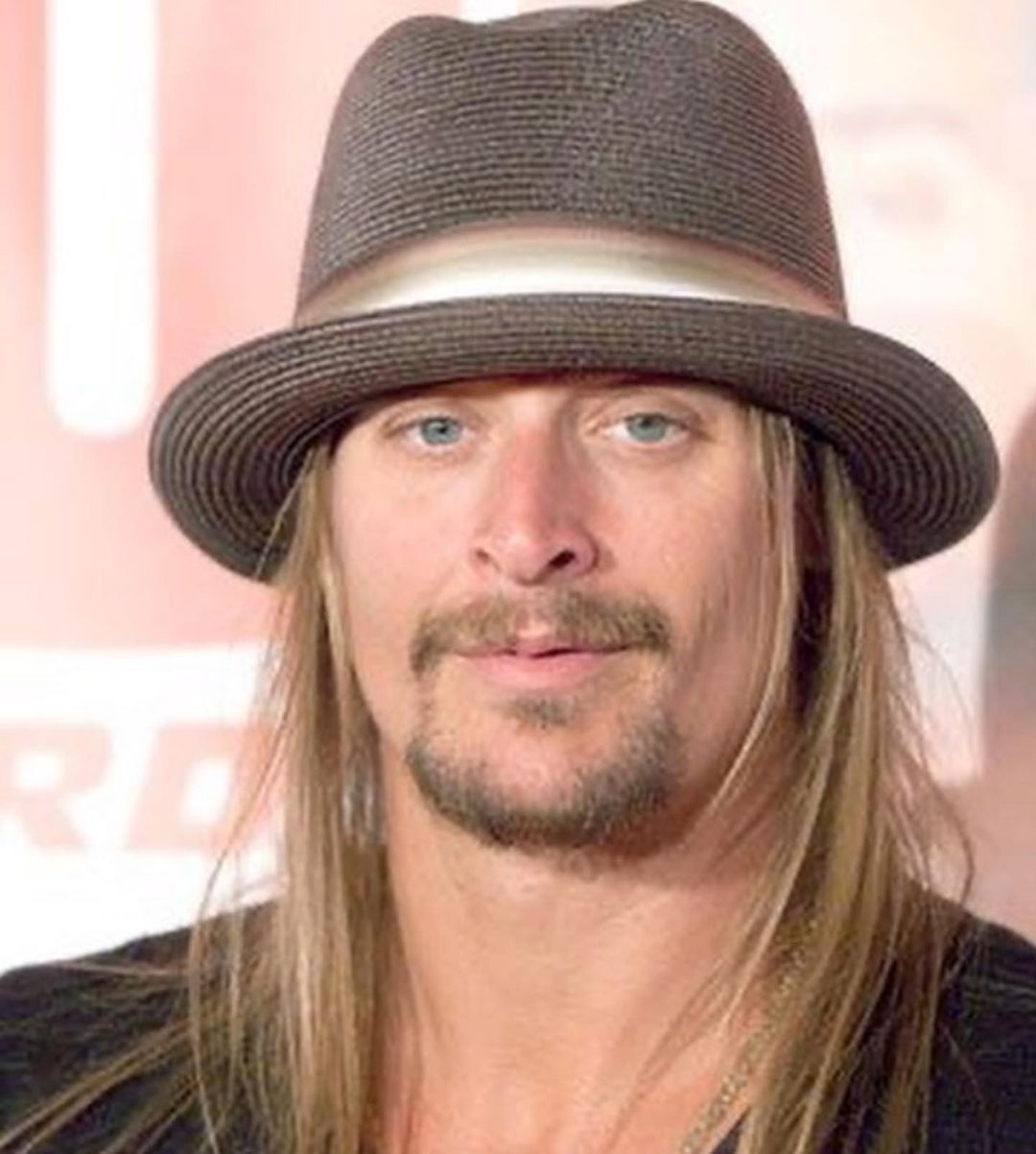 Happy Birthday to Kid Rock.
(January 17, 1971) 
