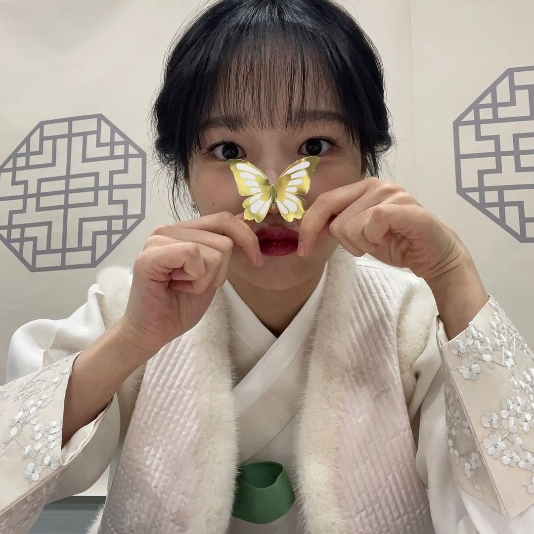 izone_bot's tweet photo. [#조유리] zo__glasss instagram 📸

🦋100🦋

https://t.co/aZsxWz1yAy https://t.co/6xjjEHPFcs