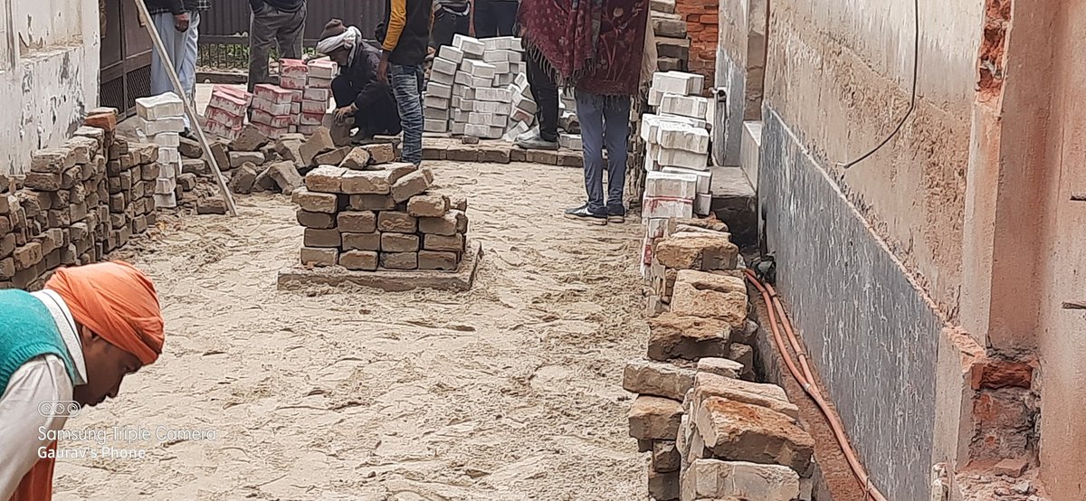 GauravD03445232's tweet photo. After so many years of passing by the broken roads in front of my house..there was a light of building the road...but it's the mixture of few new and more old bricks... https://t.co/qvy1j1YNV5