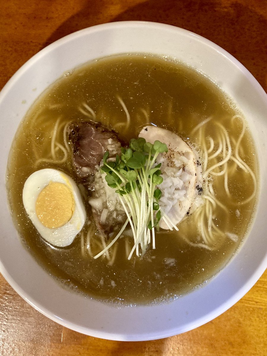 kamujinn's tweet photo. 昨年12/20都城警察署横にオープンした【ニボコイ】さん。厳選した煮干しと節系出汁の鶏ガラ煮干しスープで、ラーメンとつけ麺の二本柱。
今後に期待の新店です。
#宮崎ラーメン
#ニボコイ
#特選煮干しラーメン
#全粒粉を練り込んだストレート麺
#2022年9杯目
#カムジンラーメンアドベンチャー宮崎 https://t.co/dBCmOAeAcO