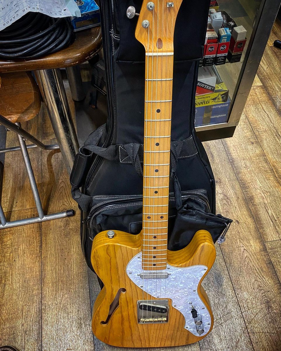 fuyuki_guitar's tweet photo. メンテナンスから上がってきた☆
今年はシンラインの出番も増えると良いな🎸
#Fsugar
#エフシュガー
#テレキャスターシンライン
#TelecasterThinline
#AmritaCustomGuitars https://t.co/LB9vhDnjEM