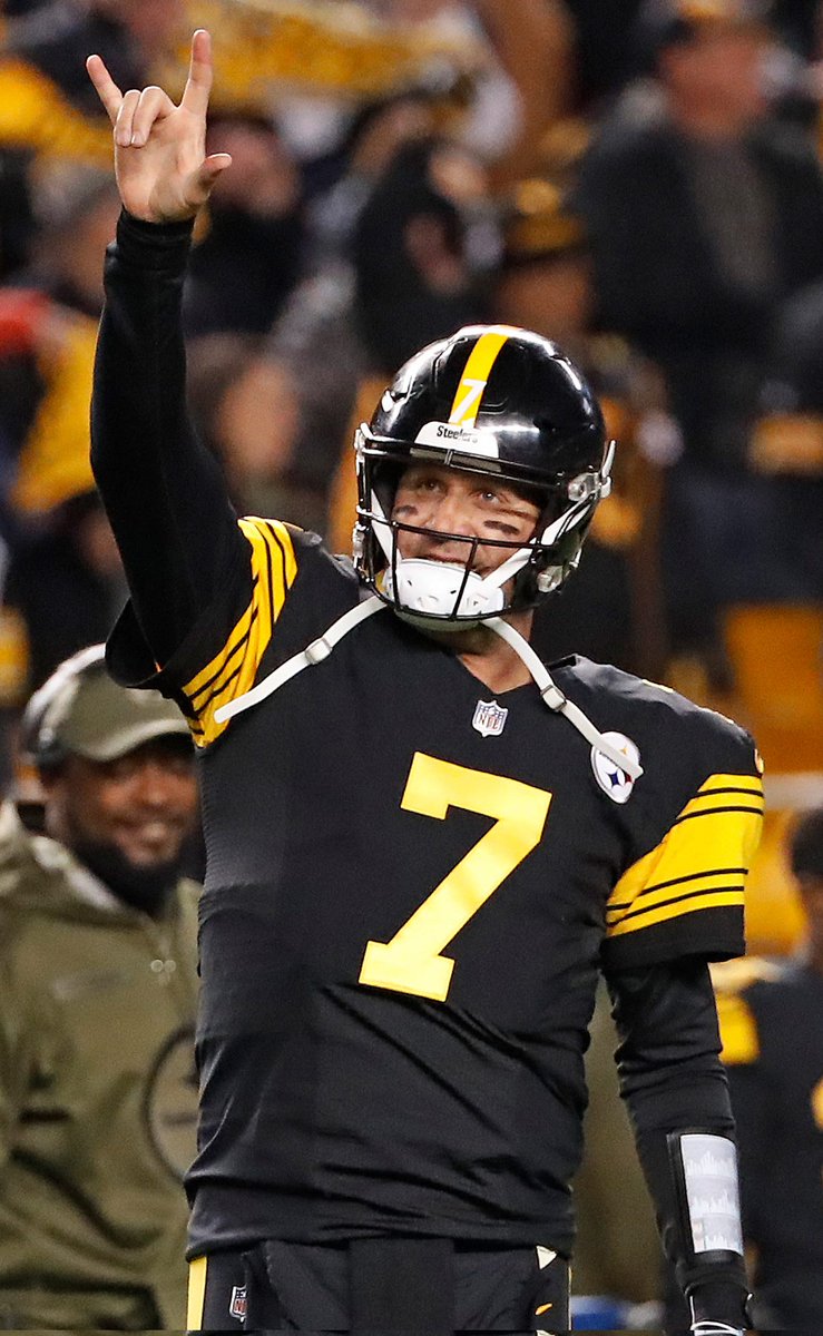 Munge221's tweet photo. Welp, an Era has ended.... Thank you Ben for a helluva ride! Definitely a warrior in the pocket and a 1st ballot HOF'er!! Congratulations on a great career and THANK YOU FROM STEELER NATION!
💪🏾💪🏾💪🏾💪🏾💯💯💯💯 
@steelers @NFL @_BigBen7 https://t.co/IzDUr5weVU
