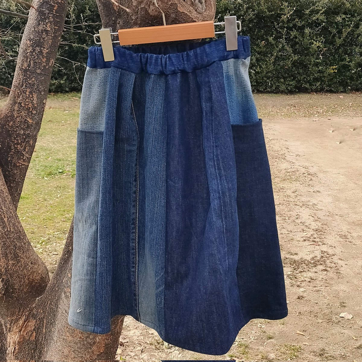 mitsuinami's tweet photo. デニム集合スカートwebshopにアップしました◎
シンプルにみえて実は人と違うんだからね！っというこっそり個性的さんにオススメ。
可愛いこができました。
https://t.co/0JuSGTc2S2 https://t.co/3T8ATbPQMI