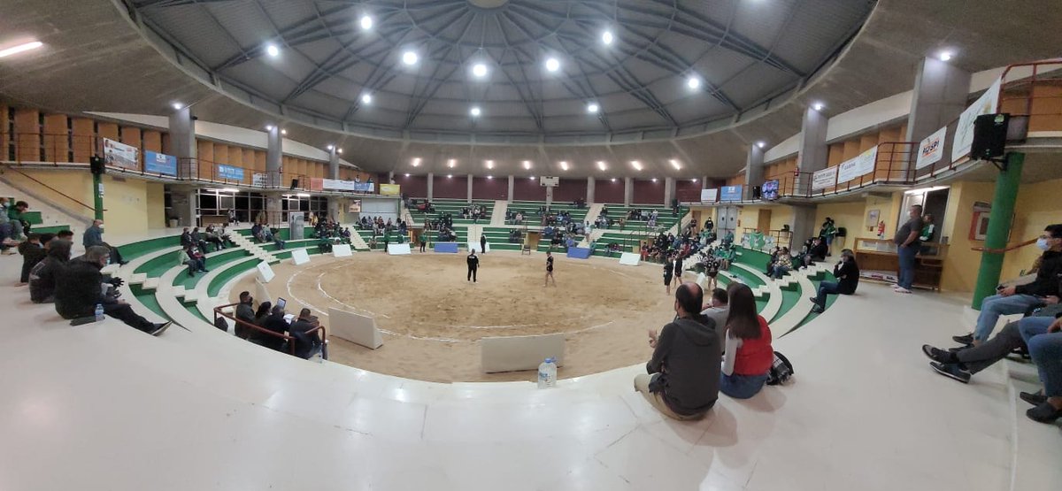 LUCHA CANARIA. Tras más de 20 meses, el pasado sábado pudimos asistir al comienzo de las bregas de los nuestros, El Club de Lucha Benchomo, en el terrero del Escobonal, que, por fin, levantó el telón y vuelve a respirar Lucha Canaria tras tanto tiempo de espera. Nos alegramos.