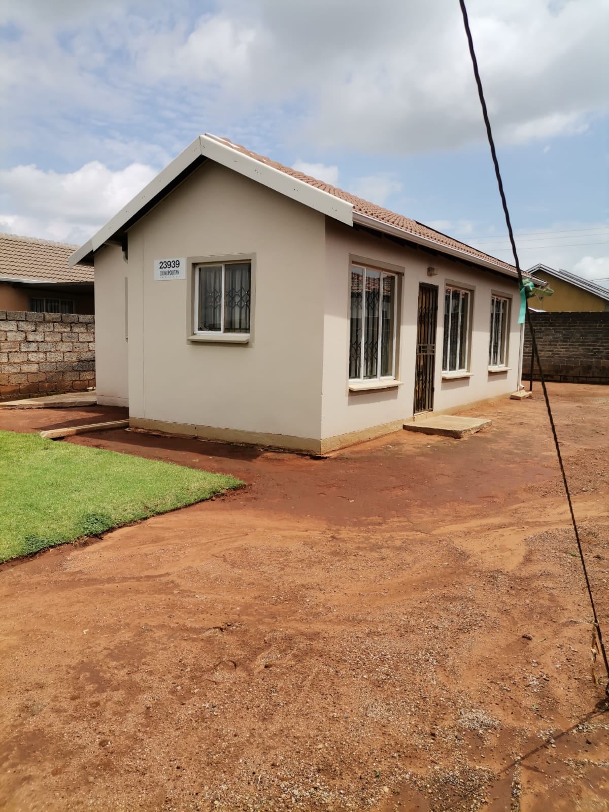2 pic. Protea Glen Ext 27 Soweto 3 bedroom No Fittings For R4500 p/m Dm me if interested https://t.co/QTZm5px5lr