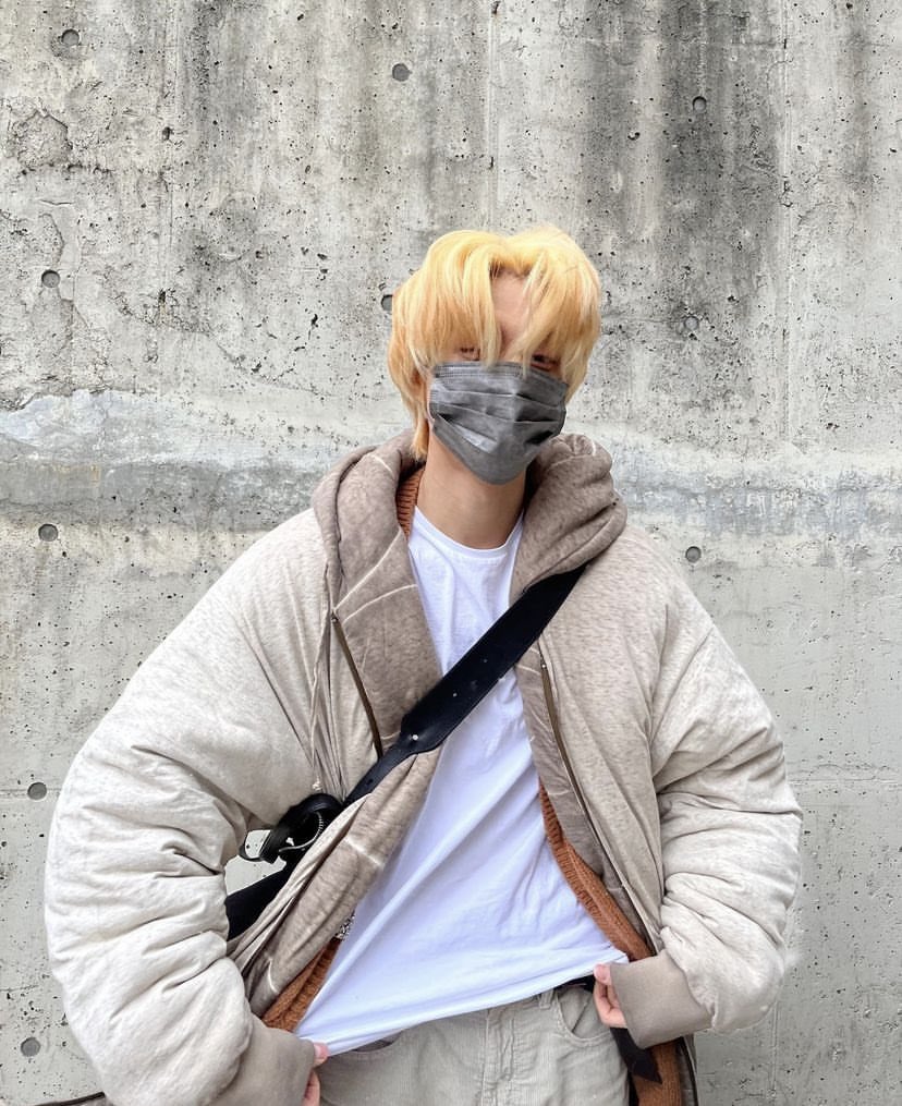 _sjohnny's tweet photo. Going blonde.

P.s. something got into my eyes but the pic looks good so I’m uploading it anyway. https://t.co/BhdosggpsK