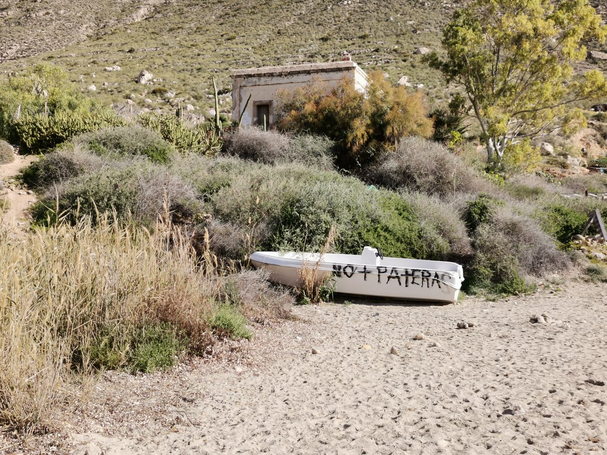 y_geografia's tweet photo. Cala San Pedro #pintadascalle, #mensajescale, #geografíaurbana, #MasterUALGeo, #paisajeurbano, #paisajerural https://t.co/OWYb3VuM3X