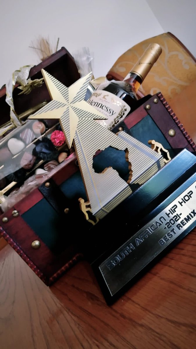 StinoLeThwenny's tweet photo. The @SA_HipHopAwards received!!
🏆🏆🙌🙌🇿🇦🇿🇦🇿🇦 https://t.co/MiwSnboPq4