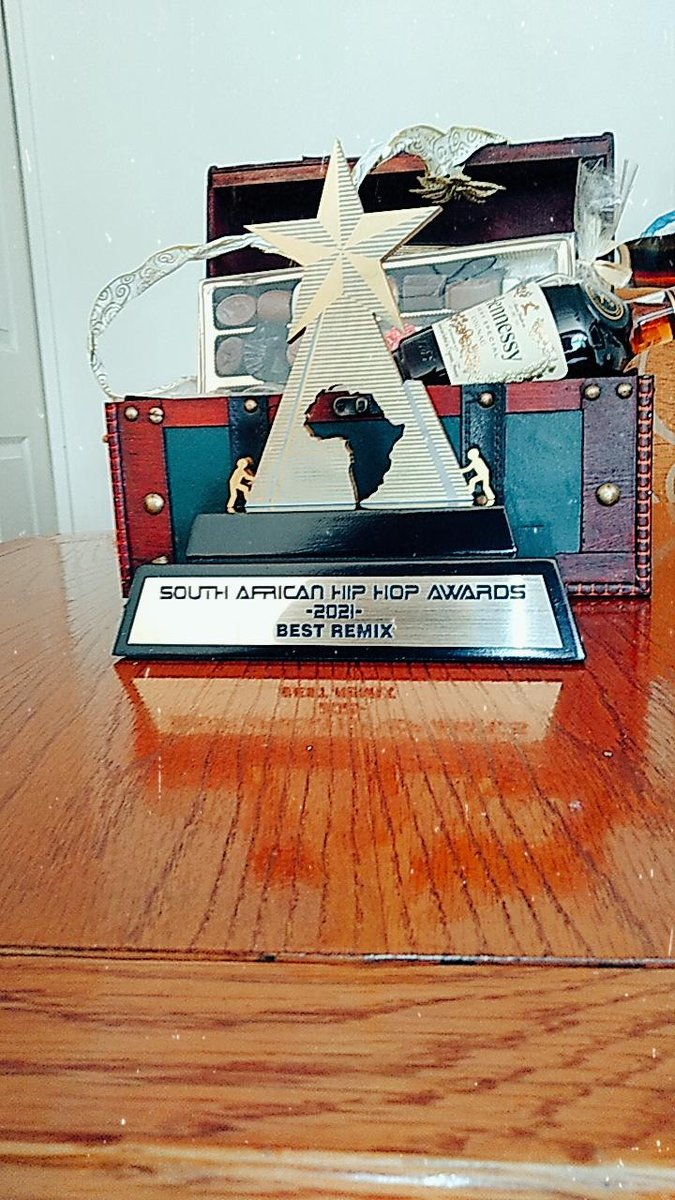 StinoLeThwenny's tweet photo. The @SA_HipHopAwards received!!
🏆🏆🙌🙌🇿🇦🇿🇦🇿🇦 https://t.co/MiwSnboPq4