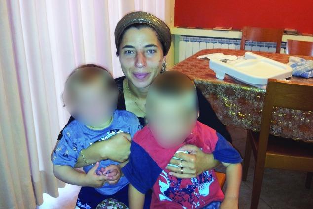 في مثل هذا اليوم من عام 2016 قتل إرهابي جبان الإسرائيلية دافنا مائير (أم لستة أطفال). طعنها حتى الموت…