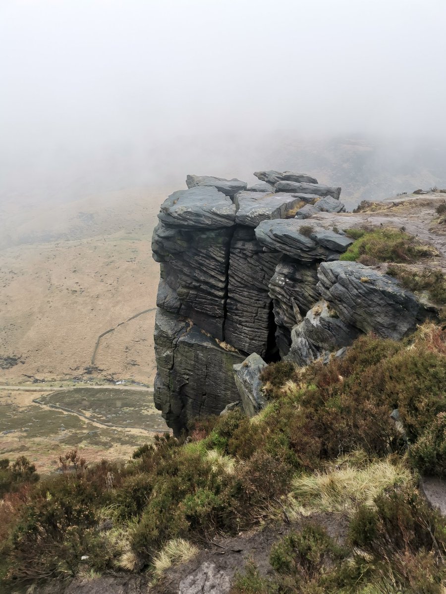 gemmadavis85's tweet photo. Such a fun walk exploring The Trinnacle 🤩🙌🏻... Can definitely recommend! #thetrinnacle #dovestoneresevior #peakdistrict https://t.co/lthnnF1p6F