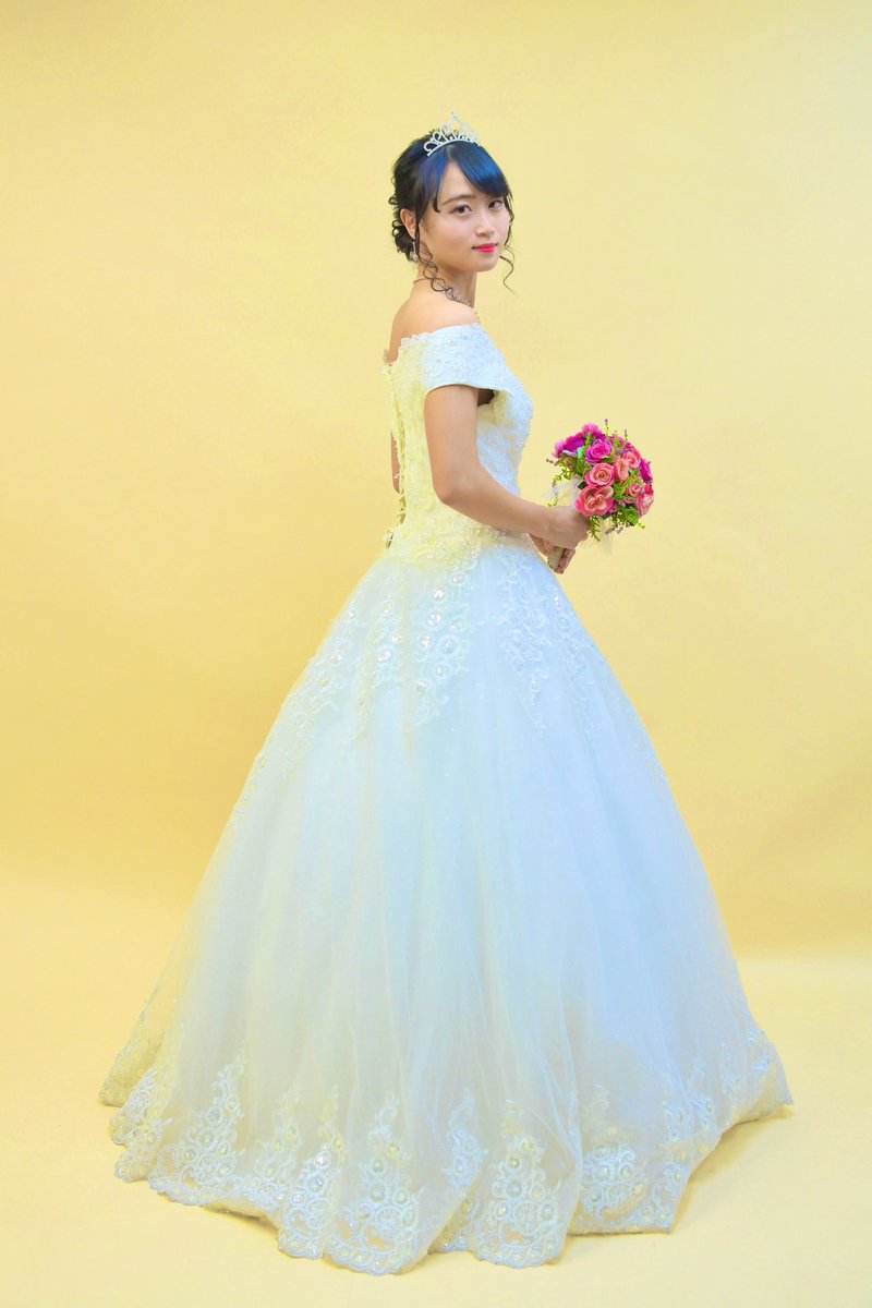 comms_yuki's tweet photo. お久しぶりに戻ってきました💍
大人になって戻ってきました☺️

普段はパーソナルトレーナーとして仕事していますが、先日久しぶりにウェディングドレスに袖を通しました👰

ご縁に感謝です🌸

#ブライダル 
#ウェディングドレス
#ドレス
#ブライダルモデル
#モデル
#パーソナルトレーナー 
#トレーナー https://t.co/tbFiSMMHss