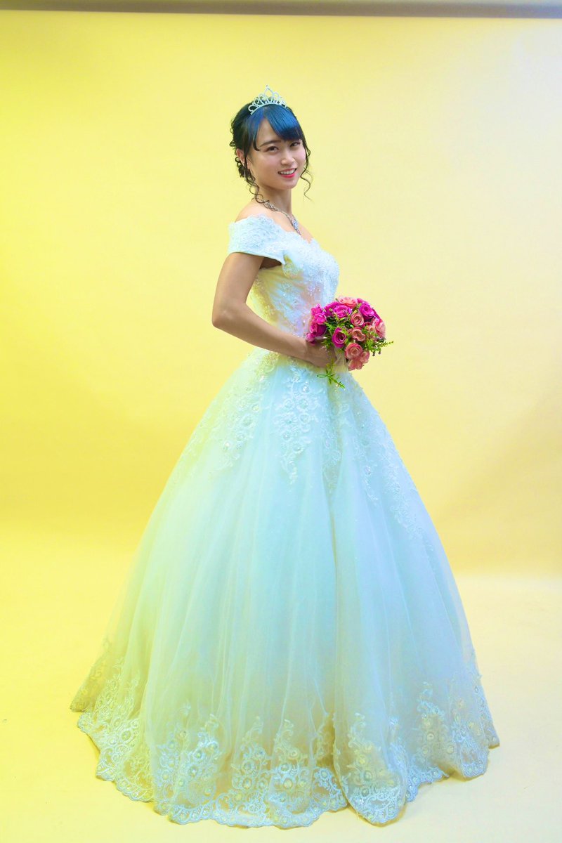 comms_yuki's tweet photo. お久しぶりに戻ってきました💍
大人になって戻ってきました☺️

普段はパーソナルトレーナーとして仕事していますが、先日久しぶりにウェディングドレスに袖を通しました👰

ご縁に感謝です🌸

#ブライダル 
#ウェディングドレス
#ドレス
#ブライダルモデル
#モデル
#パーソナルトレーナー 
#トレーナー https://t.co/tbFiSMMHss