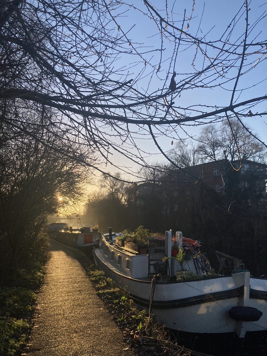 Running on a canal this morning thinking of Ashling Murphy, no one deserved that, something has to change. This beautiful sunrise should have been seen by Ashling and every women who’s lives were stolen before her