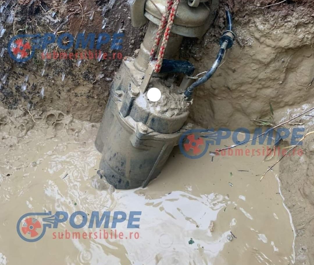 submersibile's tweet photo. Pompă submersibilă profesională pentru nămol  IBO 80-KBFU-2.2 KW special proiectată pentru utilajele de foraj ca și pompă de batal care poate funcționa doar parțial scufundată în batal 
https://t.co/zucuXFZHAe https://t.co/0hrXqjE8sh