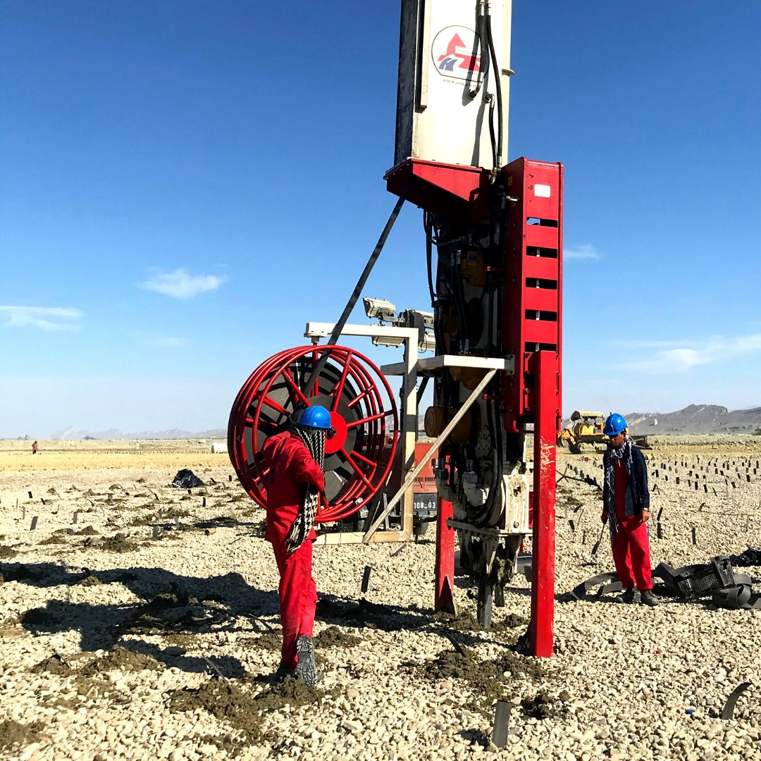omsvibro's tweet photo. #OMS #WickDrain Machine is very useful equipment to drain the water in the cohesive soils, thus, the liquefaction risk is minimal and settlement time is higher than standard procedures.
This extraordinary machine was used to place hundreds of #wick in the soil in a #project 🏆 https://t.co/W0CtRBTM3b