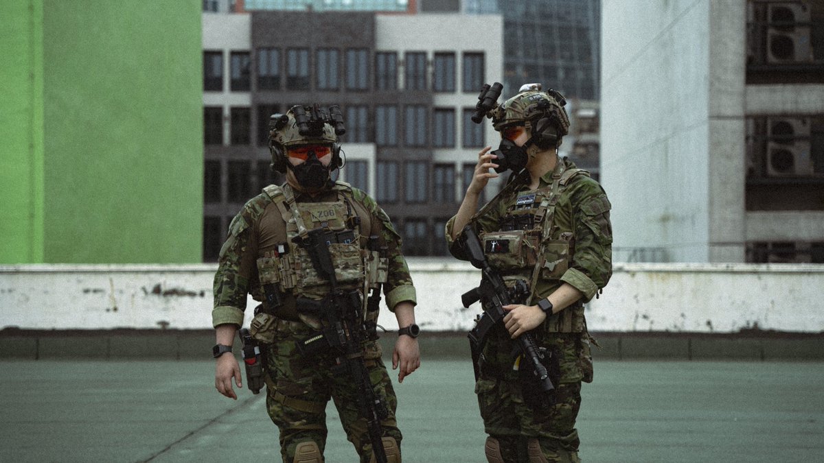 AndyLTChan's tweet photo. Blue Monday, can’t even open my eyes properly 

#airsoft https://t.co/Johf0LjUaB